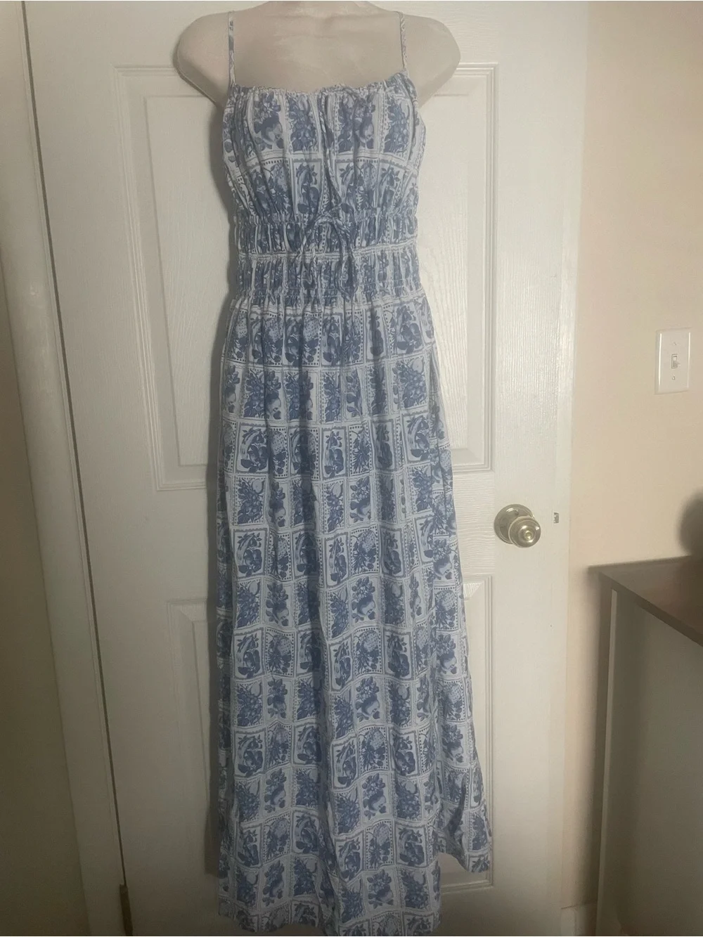 Abercrombie & Fitch Blue and White Floral Smocked Maxi Dress Size ST